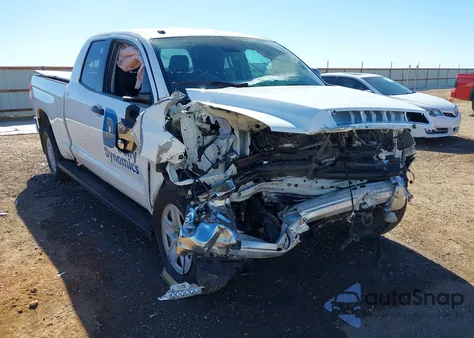 2018 Toyota Tundra Sr5 5.7L V8 z USA, uszkodzony, nr VIN 5TFRY5F18JX241097